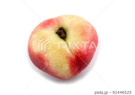 Flat peach (doughnut peach, donut peach, UFO peach, peento peach, saucer peach). Ancient Chinese variety "Pan tao". Delicacy 91446525