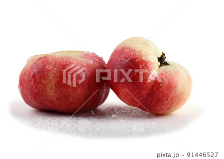 Flat peach (doughnut peach, donut peach, UFO peach, peento peach, saucer peach). Ancient Chinese variety "Pan tao". Delicacy 91446527