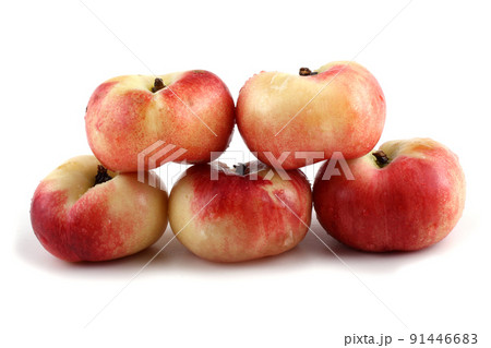 Flat peach (doughnut peach, donut peach, UFO peach, peento peach, saucer peach). Ancient Chinese variety "Pan tao". Delicacy 91446683