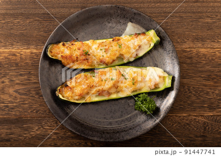 ズッキーニのチーズ焼き ズッキーニのチーズ焼き 91447741