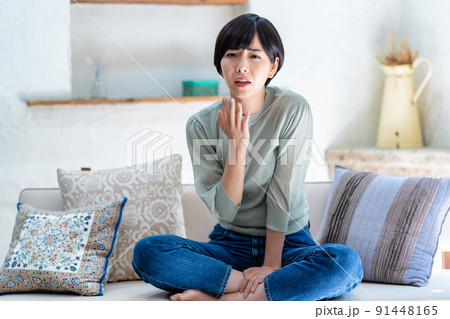 心から応援する女性 心から応援する女性 91448165