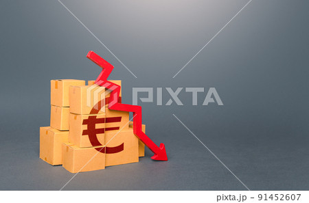 Boxes with symbol and down arrow. Decrease in stocks of products. The fall in the production of goods. Worsening trade. Embargo, sanctions. Low consumption. Economic slowdown. Price reduction 91452607