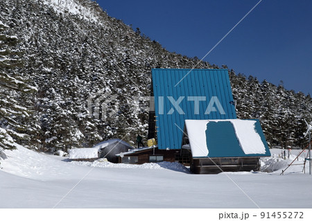 雪山の山小屋（縞枯山荘　北横岳　坪庭自然園　長野県 茅野市） 91455272