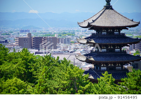 爽やかな梅雨明けの興福寺遠景・藤原京背景 91456495