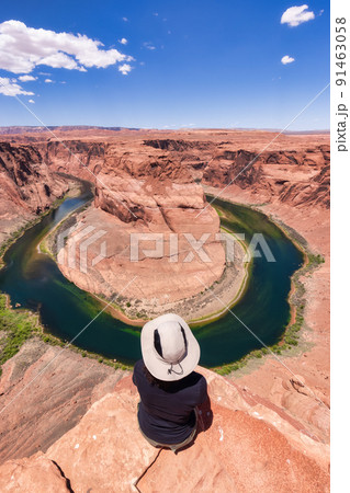 Adventurous Caucasian Woman at Horseshoe Bend in Page, Arizona, United States. 91463058