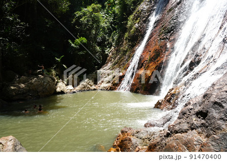 サムイ島のナムアンの滝 91470400