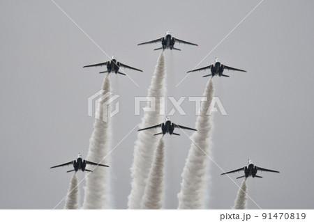 T-4ブルーインパルス アクロバット飛行 ツリーフォーメーション T-4ブルーインパルス アクロバット飛行 ツリーフォーメーション 91470819