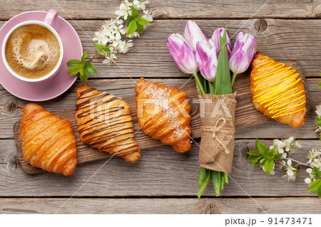 Various croissants Various croissants 91473471
