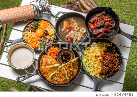 ビビンパ　韓国料理　bibimbap Korean food 91474483