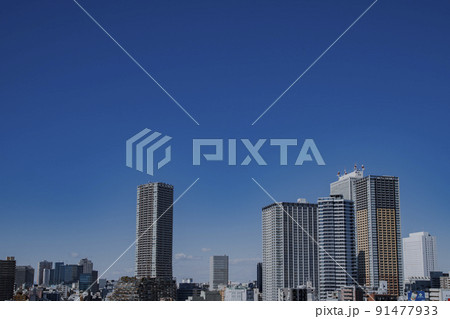 東池袋の高層マンション群と青空 91477933