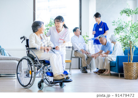シニア介護 91479472