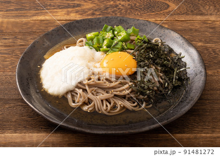 とろろとオクラのぶっかけ冷やしそば とろろとオクラのぶっかけ冷やしそば 91481272