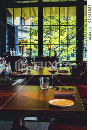 ラグジュアリー 91481685