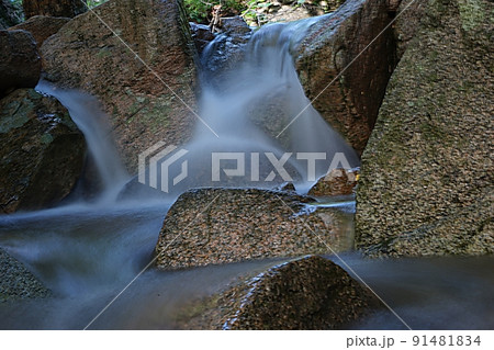 横 波 水流 91481834