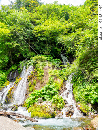 爽やかな八ヶ岳の景色 様々な表情を持つ美しい吐竜の滝 爽やかな八ヶ岳の景色 様々な表情を持つ美しい吐竜の滝 91484440