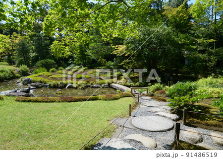無鄰菴 母屋から望む庭園 京都市左京区 無鄰菴 母屋から望む庭園 京都市左京区 91486519