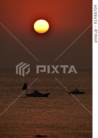 日和山海岸より 91488704