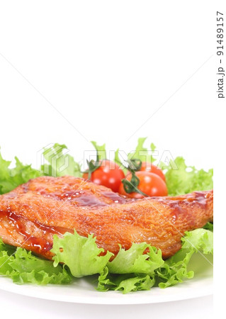 ローストチキン 鶏肉の炙り焼き 明るい背景 ローストチキン 鶏肉の炙り焼き 明るい背景 91489157