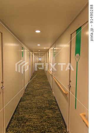 新日本海フェリー「あかしあの船内」 91490288