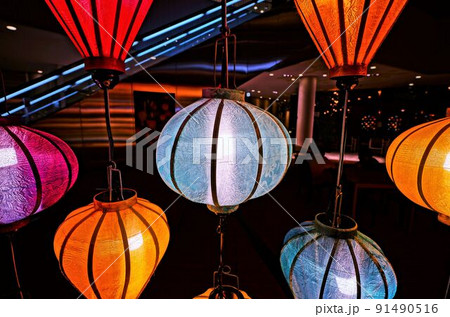 夜のアジアンなランタン祭り・フェスティバル 91490516