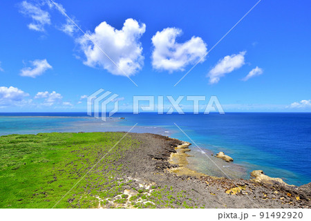 残波岬　残波岬灯台　残波岬灯台からの展望　沖縄本島最西端　沖縄県読谷村 91492920