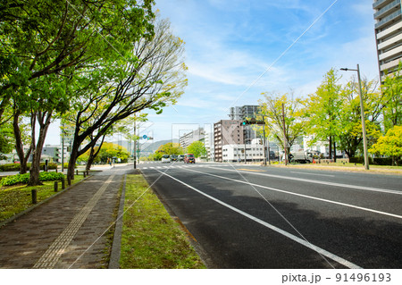 平和大通りの河原町バス停から西広島駅、観音町、天満町方面を展望しています。市街地イメージにどうぞ。 91496193