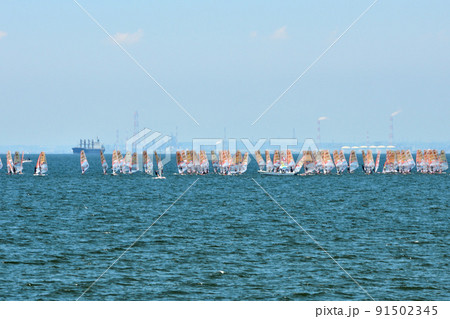 真夏のマリンスポーツ 91502345