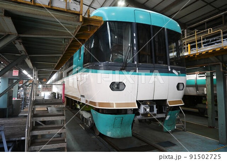 車両工場に入場中の283系特急形電車 91502725