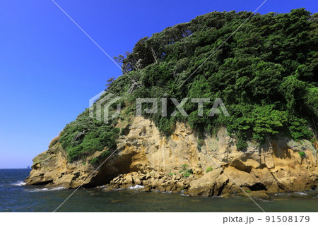 船から猿島を見た風景 船から猿島を見た風景 91508179