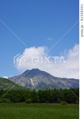高原から見える青空と山 高原から見える青空と山 91508301