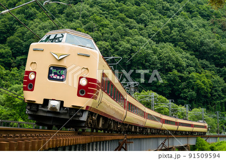 381系国鉄色 特急やくも リバイバル懐かしの国鉄色の写真素材
