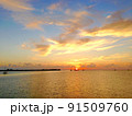 カリブ海の美しい夕日　ベリーズ 91509760