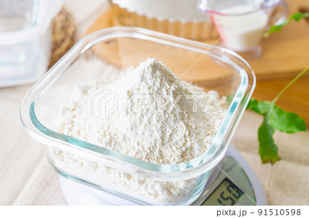 キッシュ作り　粉の計量 91510598