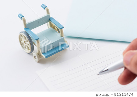 車椅子と便箋と封筒 車椅子と便箋と封筒 91511474