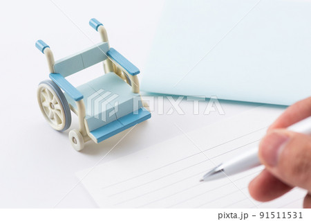 車椅子と便箋と封筒 車椅子と便箋と封筒 91511531