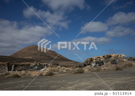 Vulcanic landscape, Lanzarote, Spain Vulcanic landscape, Lanzarote, Spain 91513914