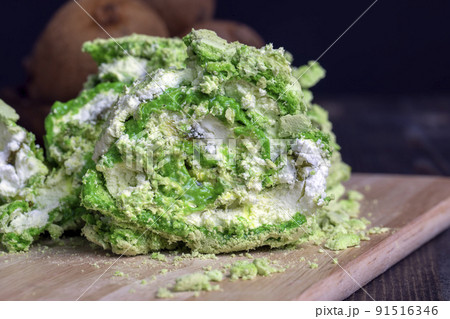green cake with kiwi and gooseberry flavor green cake with kiwi and gooseberry flavor 91516346