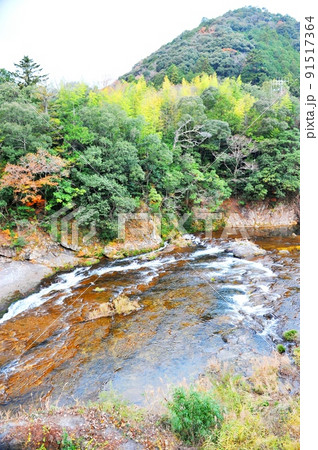 【新城市 湯谷温泉街を流れる宇連川】 【新城市 湯谷温泉街を流れる宇連川】 91517364