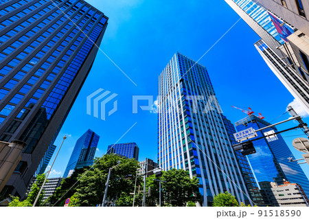 東京　新宿区西新宿の都市風景　日土地西新宿ビルと Dタワー西新宿 91518590