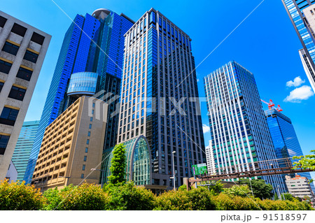 東京 新宿区西新宿の都市風景 日土地西新宿ビルと Dタワー西新宿 東京 新宿区西新宿の都市風景 日土地西新宿ビルと Dタワー西新宿 91518597