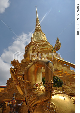 人気海外旅行先ランキング1位　タイバンコク　寺院ワットポーやアユタヤ　 91519863