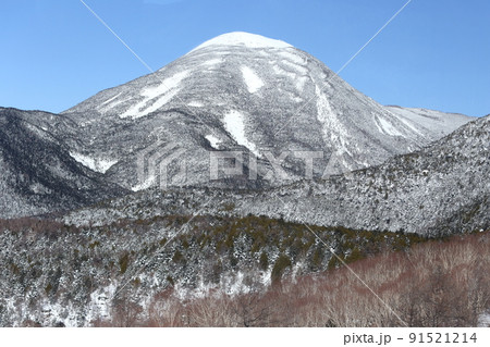 青空に映える雪山（八ヶ岳　蓼科山　坪庭自然園　長野県 茅野市） 91521214