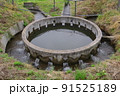 長野県の灌漑施設　西天竜幹線水路　円筒分水群「田畑29号3」　特徴的な灌漑施設 91525189