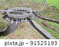 長野県の灌漑施設　西天竜幹線水路　円筒分水群「田畑29号3」　特徴的な灌漑施設 91525193