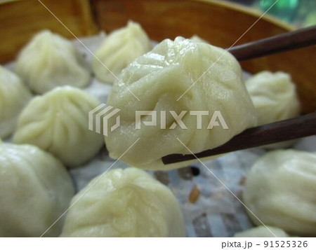 中国上海古猗園餐厅の本場の小籠包(中華料理 Xiaolongbao,  しょうろんぽう) 91525326