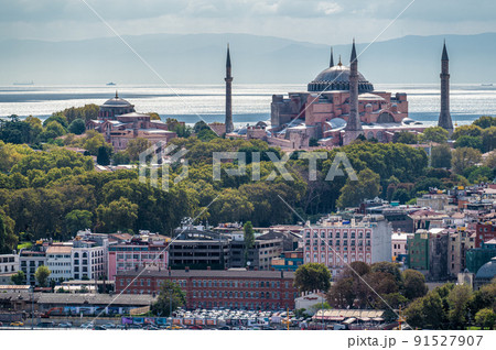 ISTANBUL, TURKEY - OCTOBER 12 ,2021 91527907
