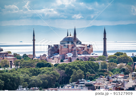 ISTANBUL, TURKEY - OCTOBER 12 ,2021 ISTANBUL, TURKEY - OCTOBER 12 ,2021 91527909