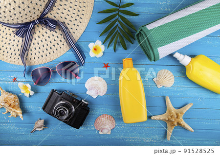 Everything for a beach holiday. 91528525