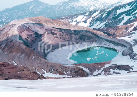春の蔵王 お釜 雪(宮城県) 春の蔵王 お釜 雪(宮城県) 91528854