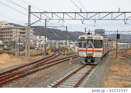 松田駅を発車する列車 松田駅を発車する列車 91531547